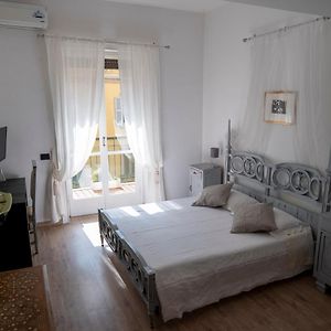 Beautiful Floral Apartment On Navigli